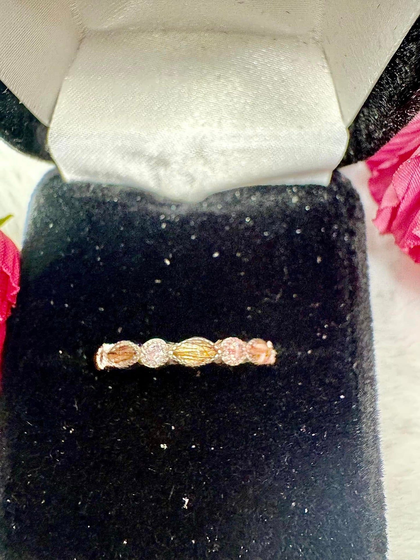 Customizable gem stone band