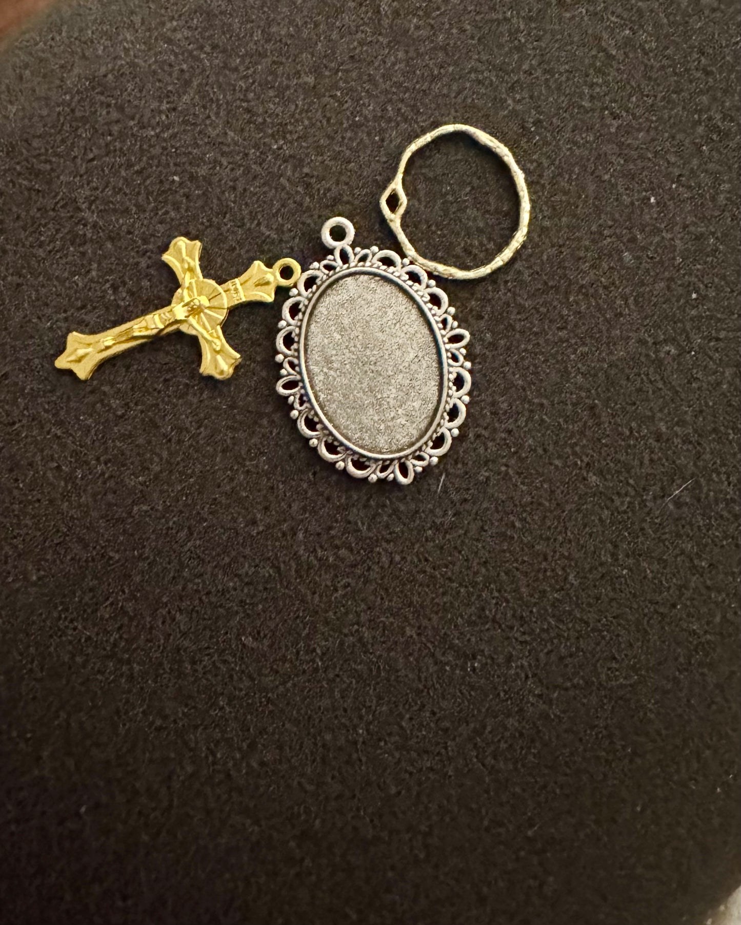 Bouquet Pin
