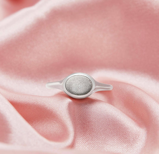 Horizontal Oval Ring