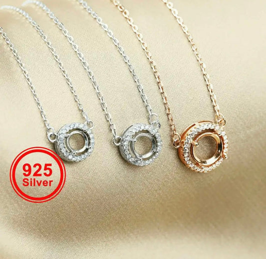 Circle with diamond gems