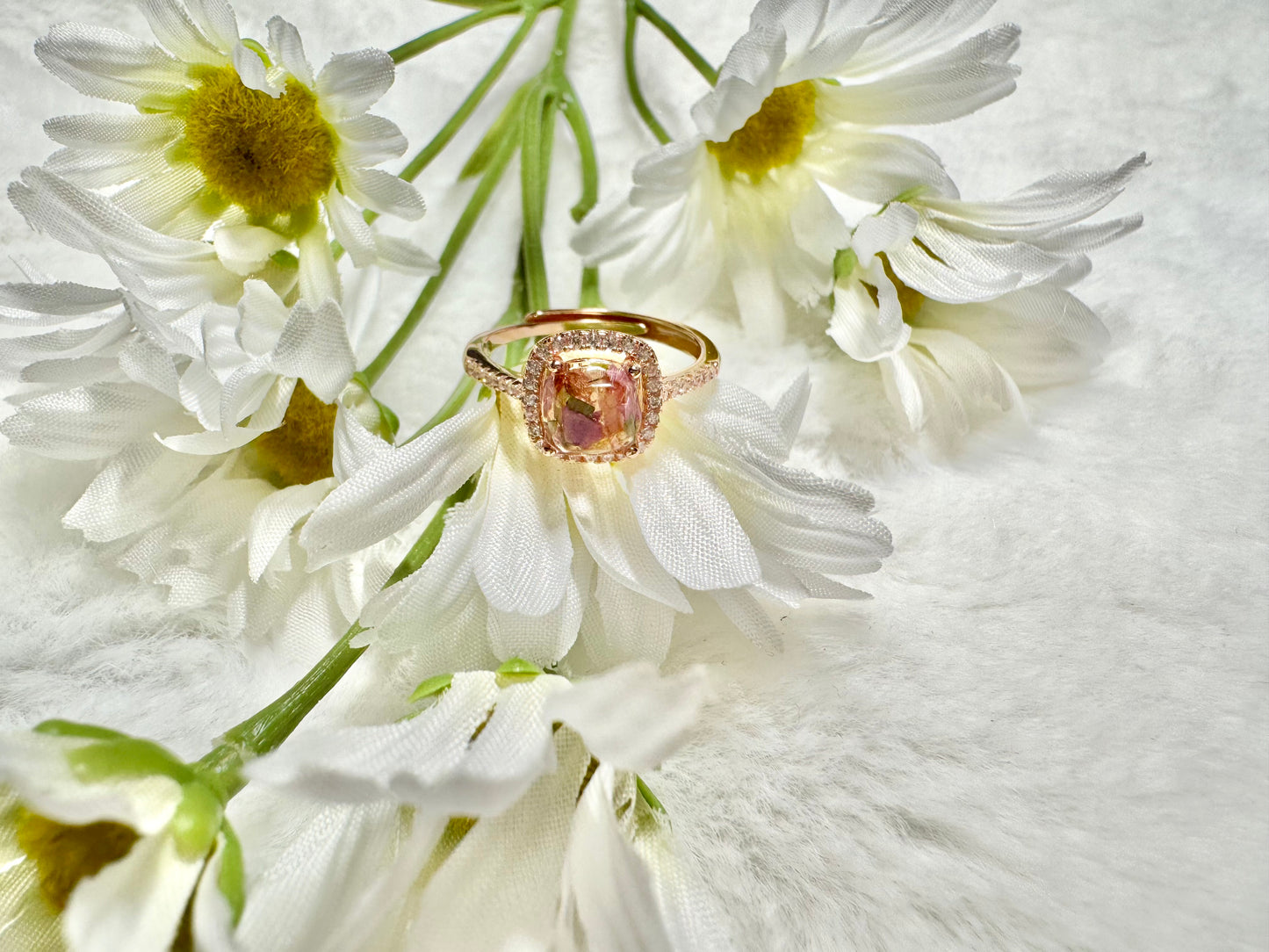 Adjustable cushion cut ring